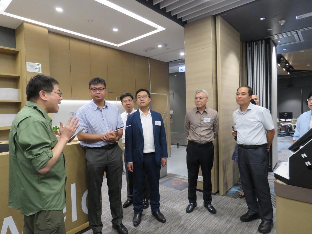 九龍樂善堂校長到訪香港建造學院