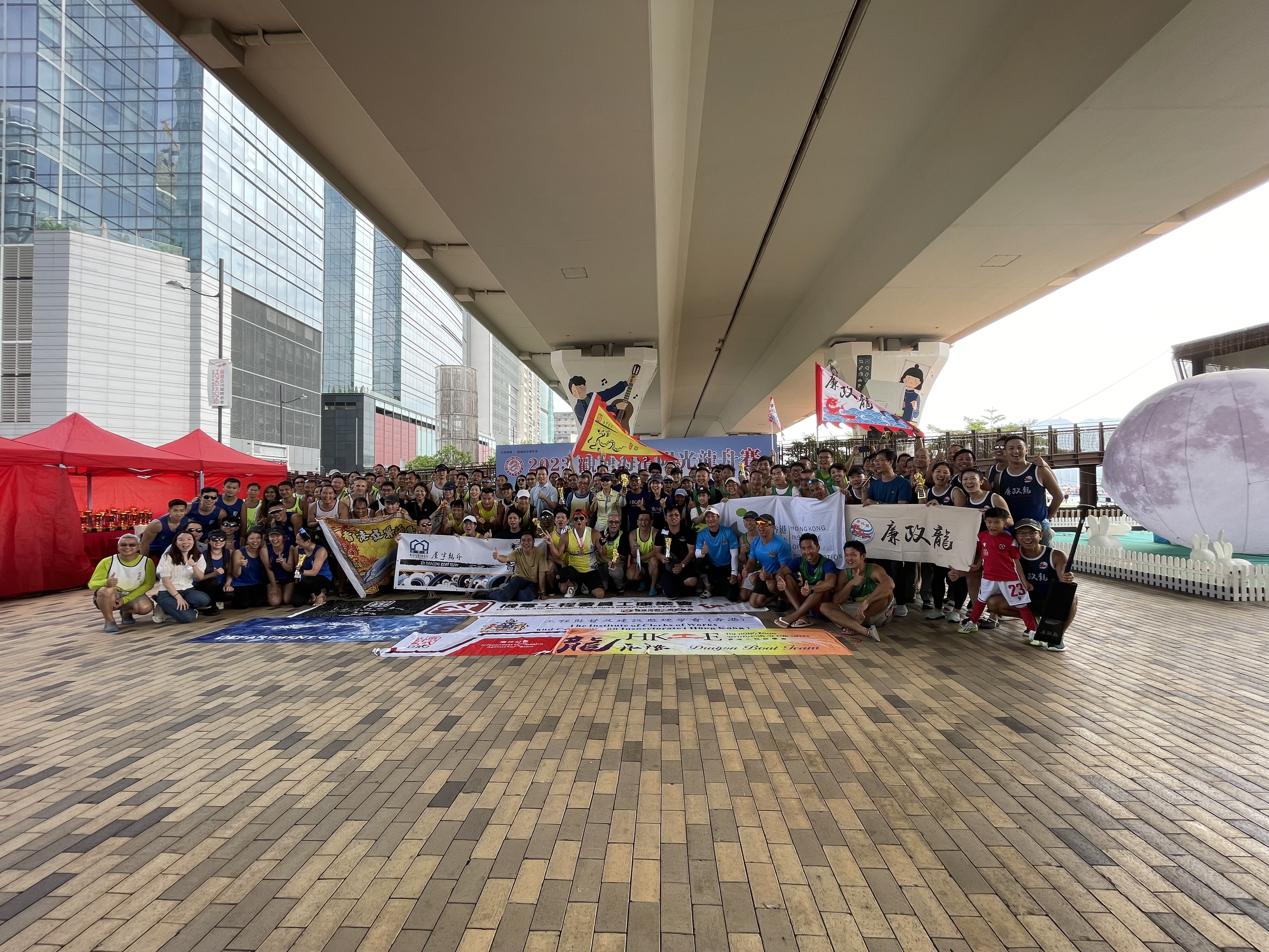 香港建造學院運動代表隊於第5屆觀塘海濱陽光龍舟賽勇奪佳績