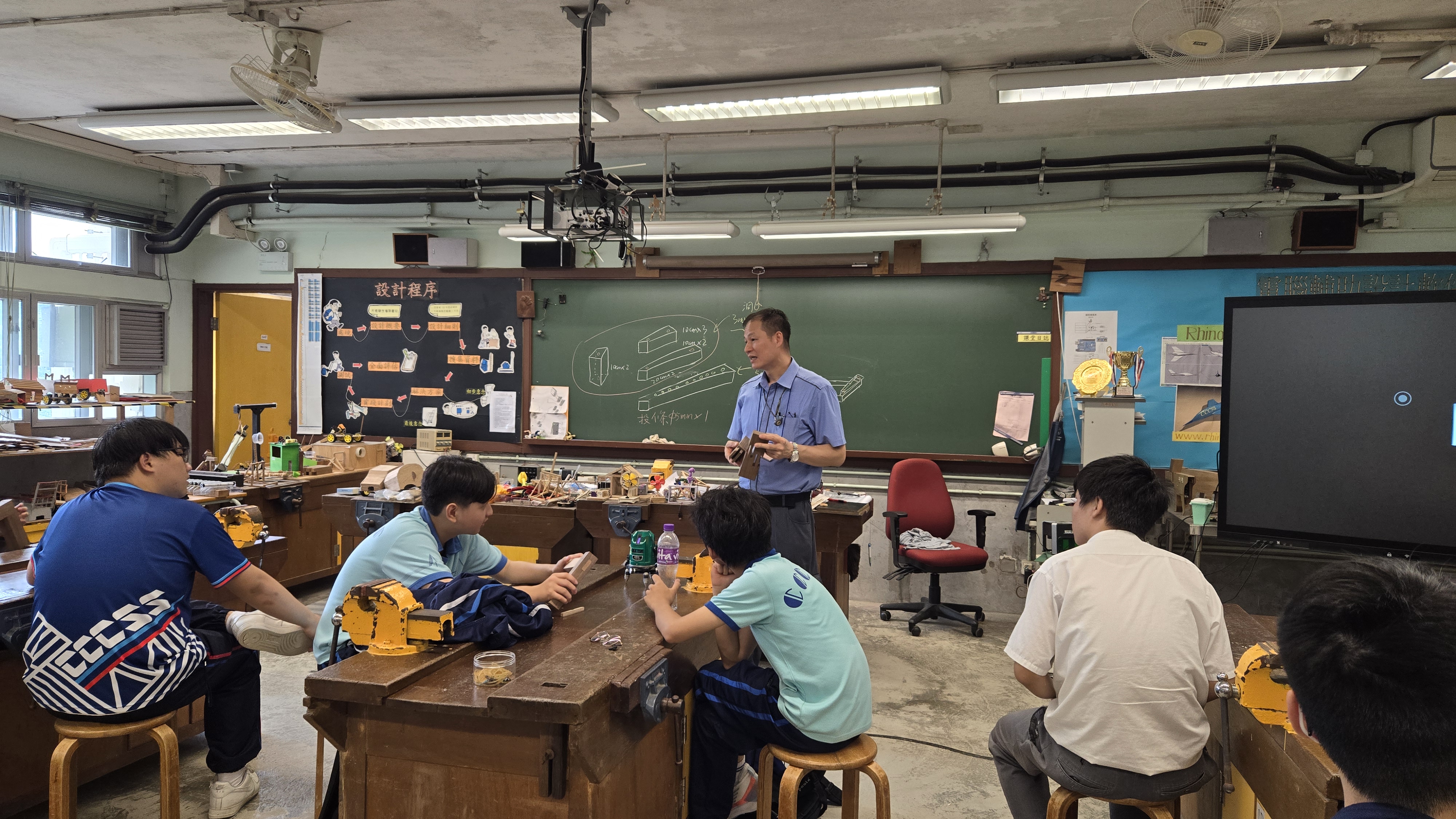 中學多元智能課堂  循序漸進了解細木工藝  