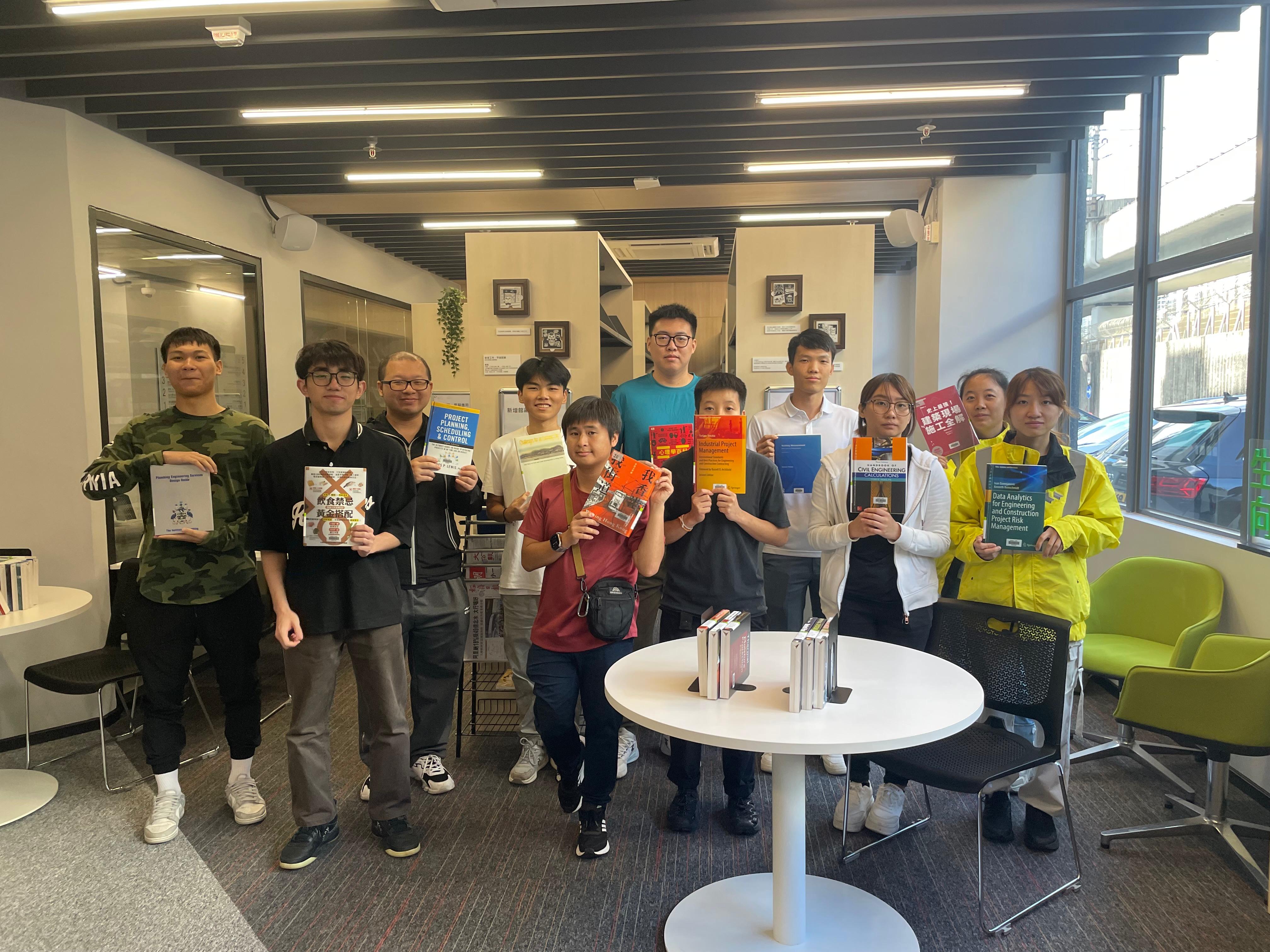 学习资源中心迎新导赏团
