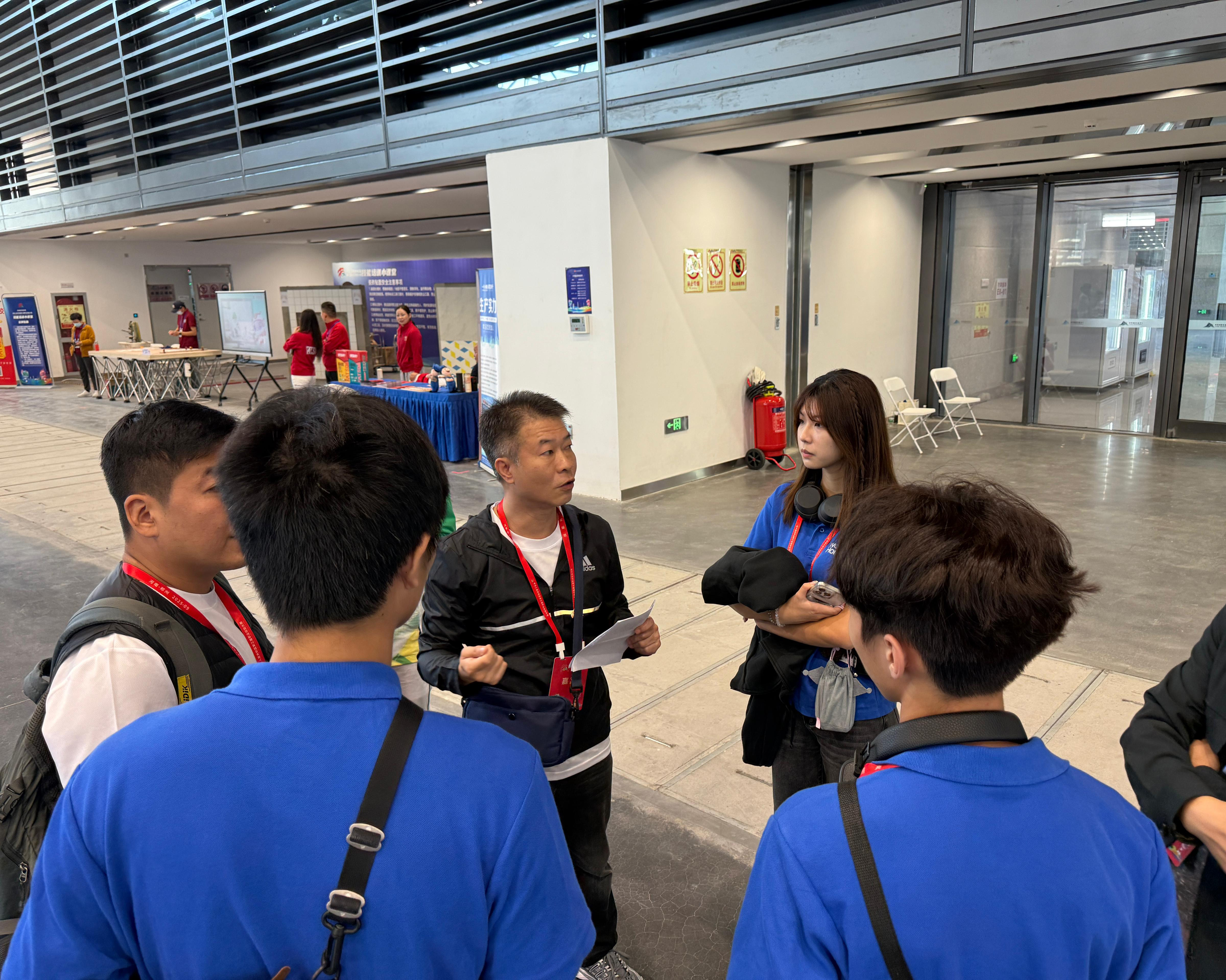 WorldSkills Team Visits Zhengzhou to Observe the 3rd Vocational Skills Competition 