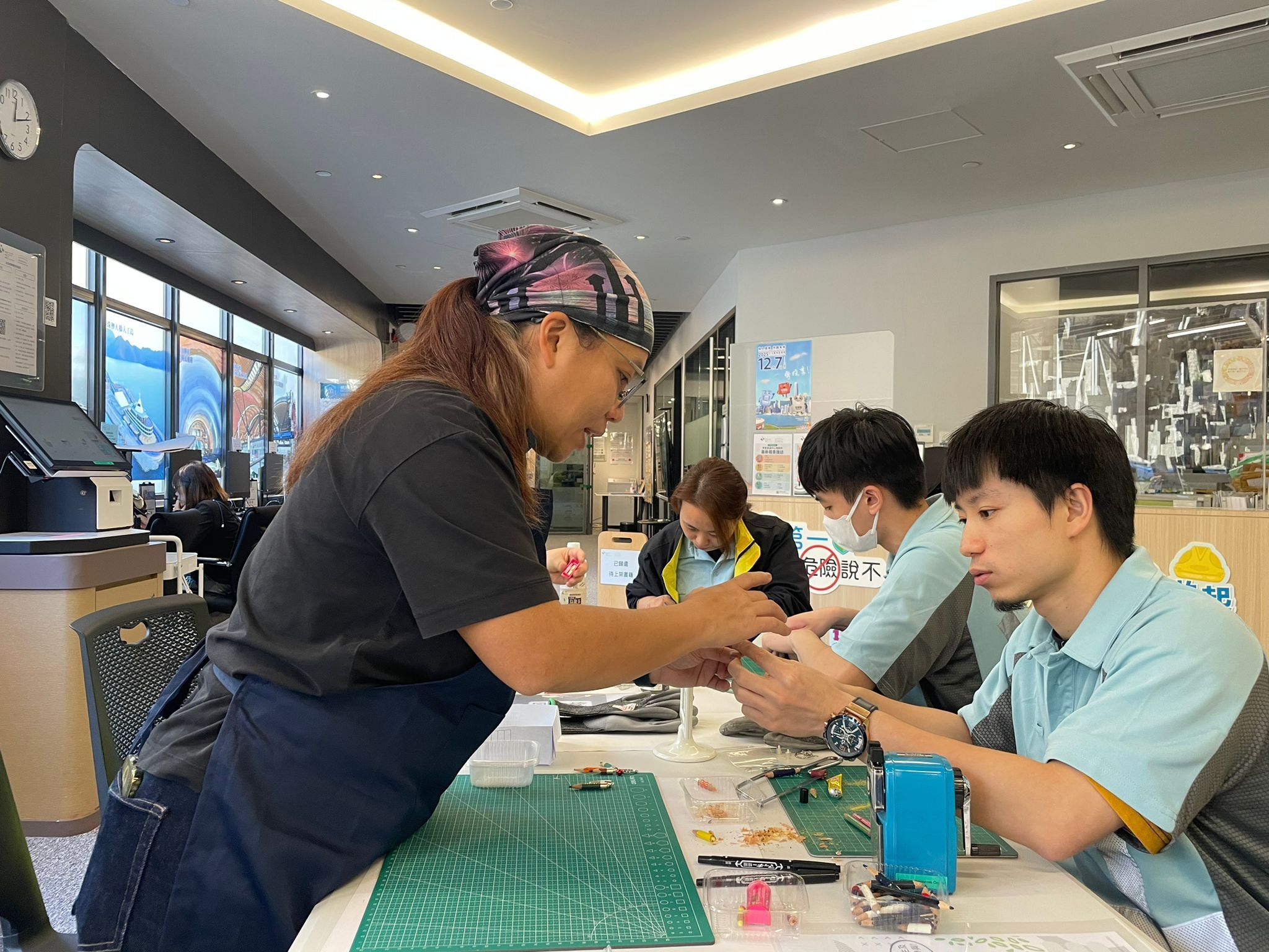 Upcycling Old Colored Pencils into Keychain Workshop