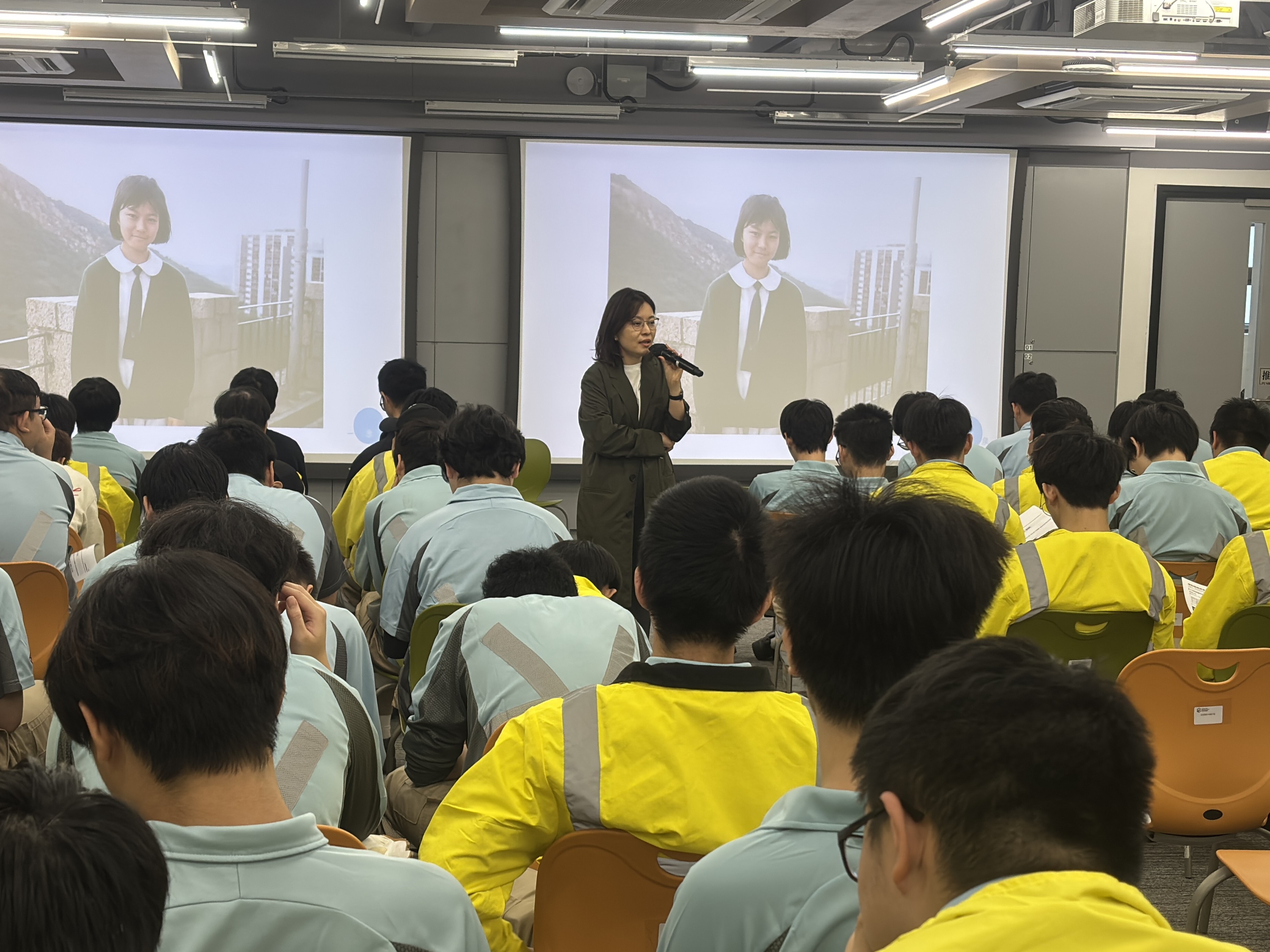 全人发展讲座：「走出网络欺凌陷阱：学习保护自己，尊重别人」