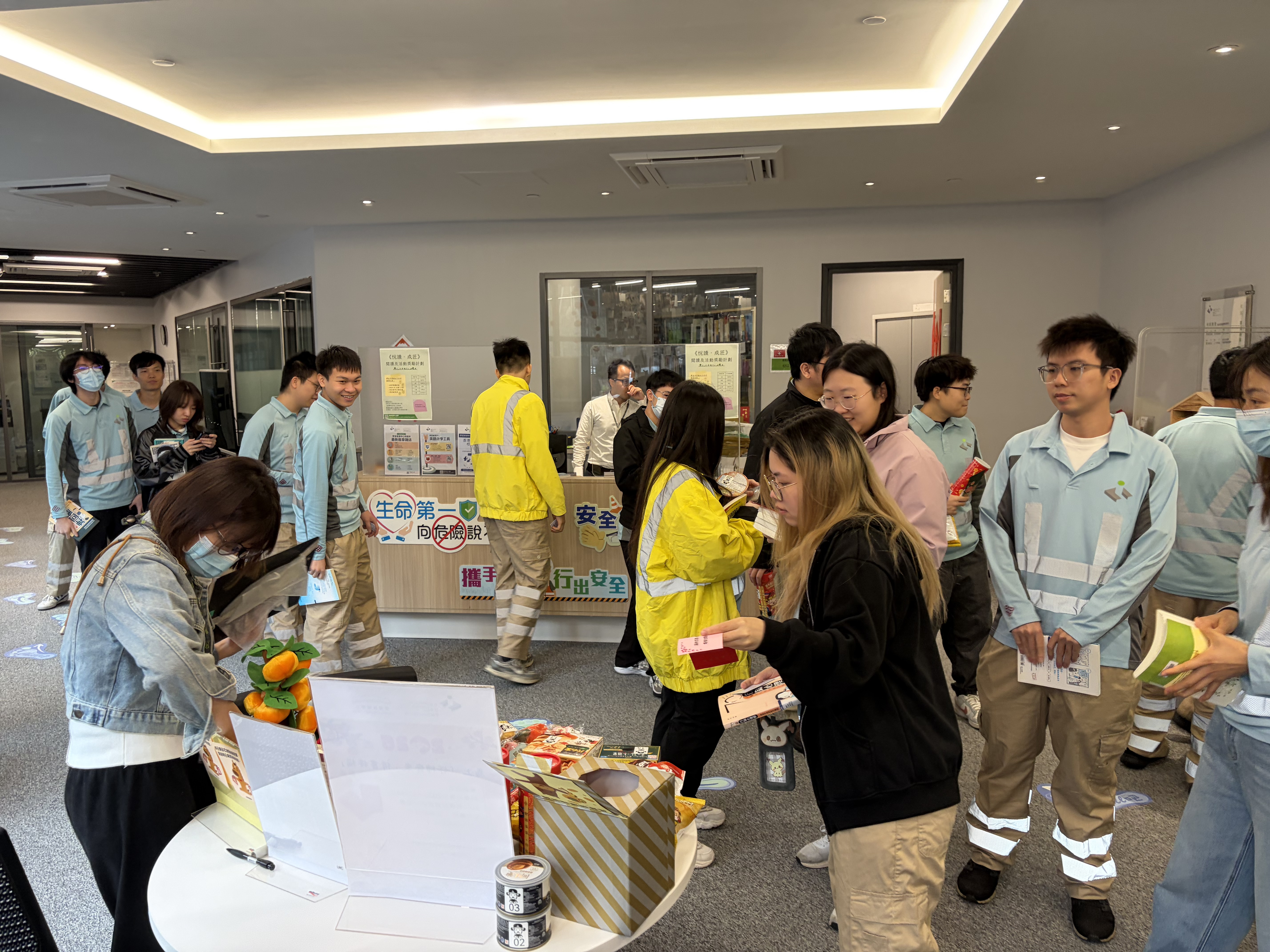 迎春接福 : 馬年「好柿齊來 . 借書接福」