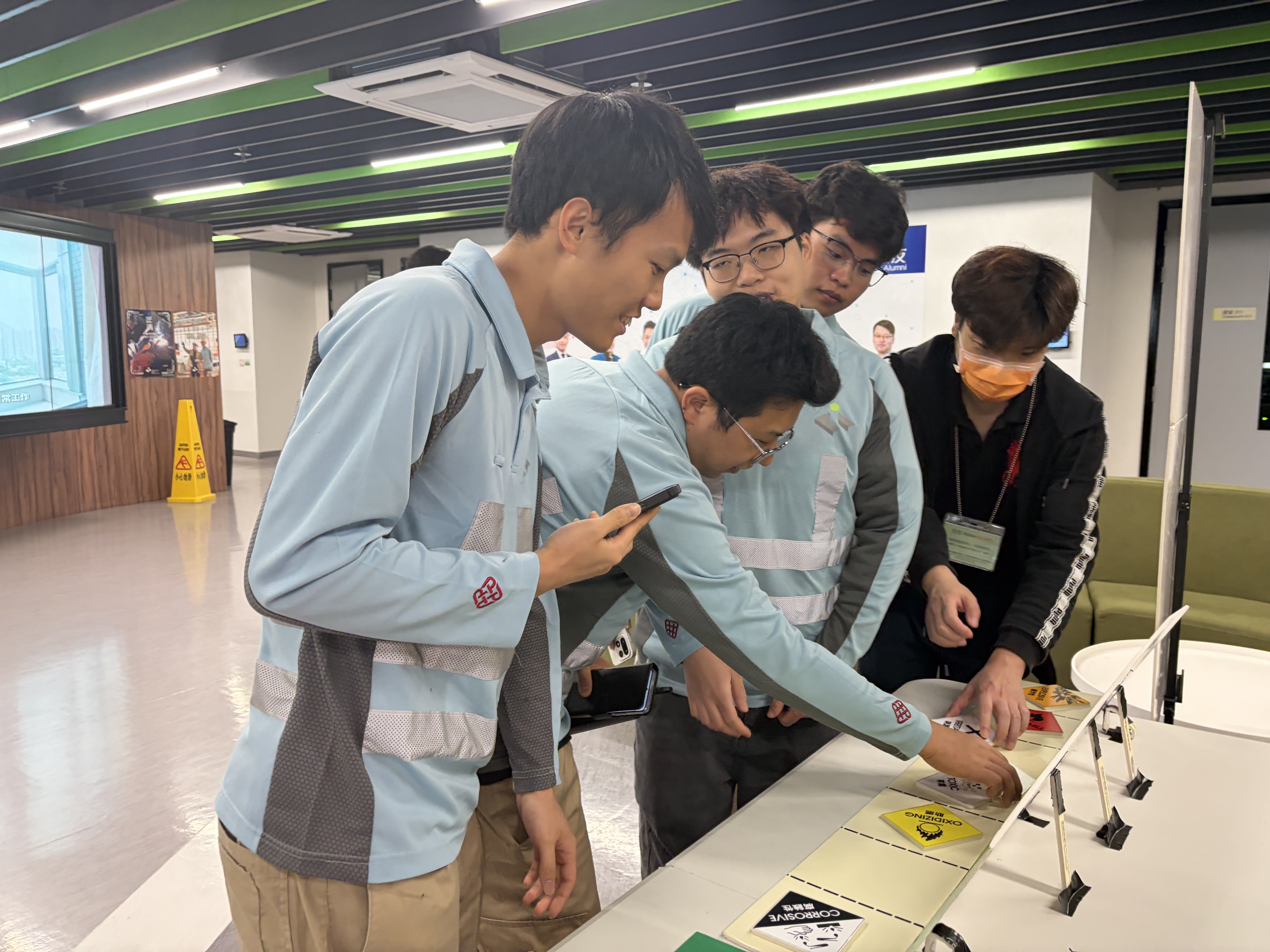 建造业安全教育推广午间活动：认标志・识行为