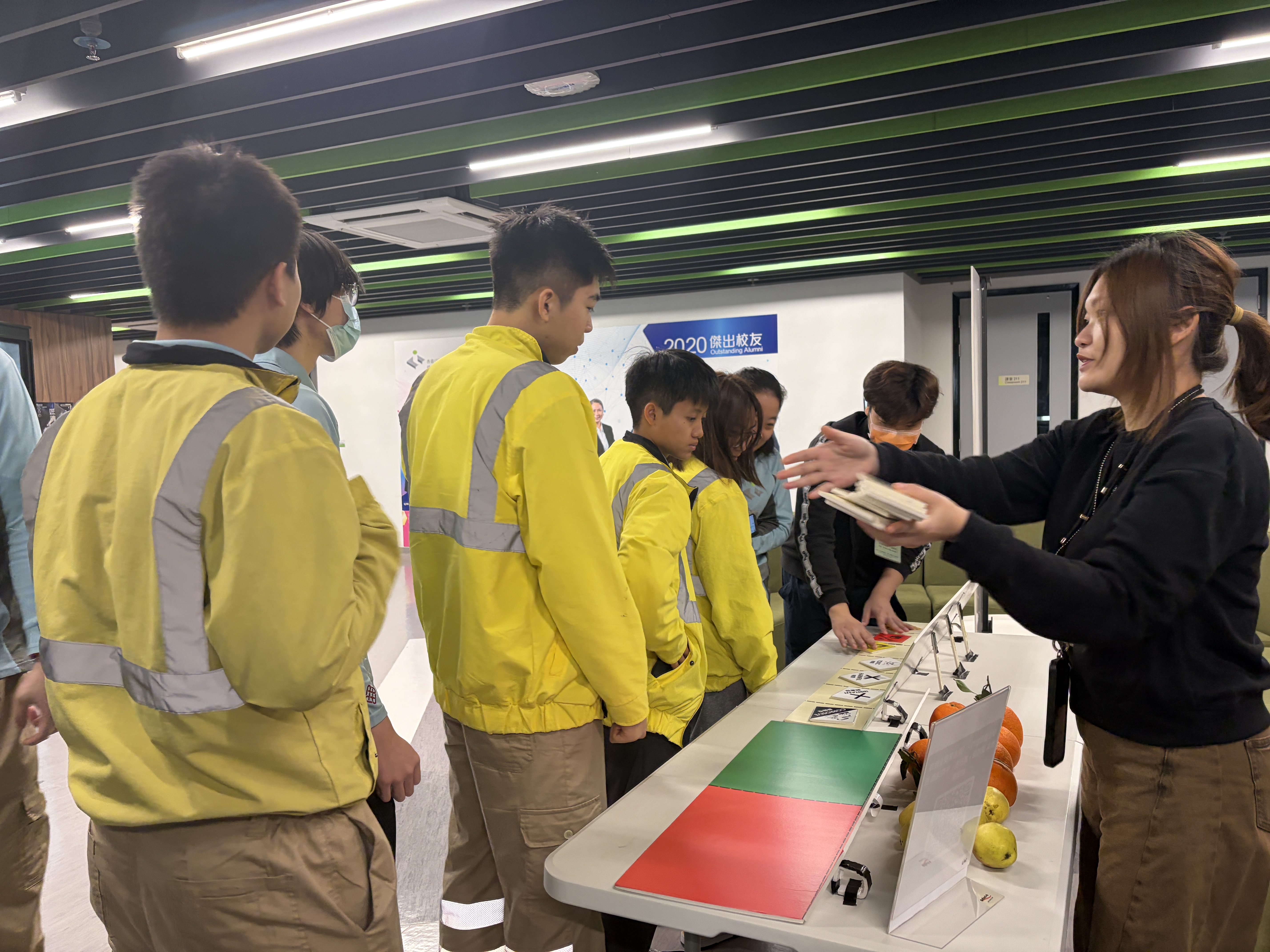 建造业安全教育推广午间活动：认标志・识行为