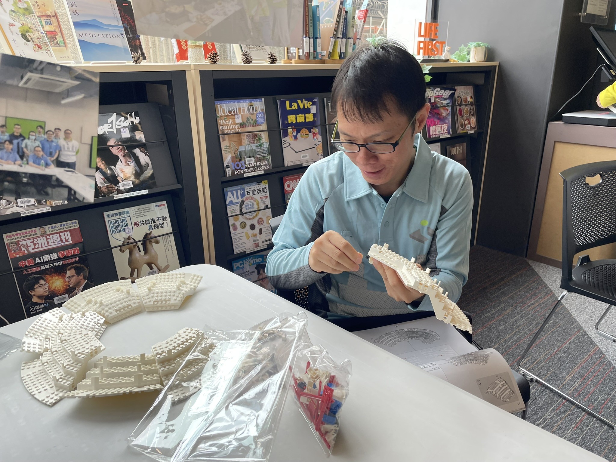  「鬆一鬆．築一築」: 午間建築模型DIY